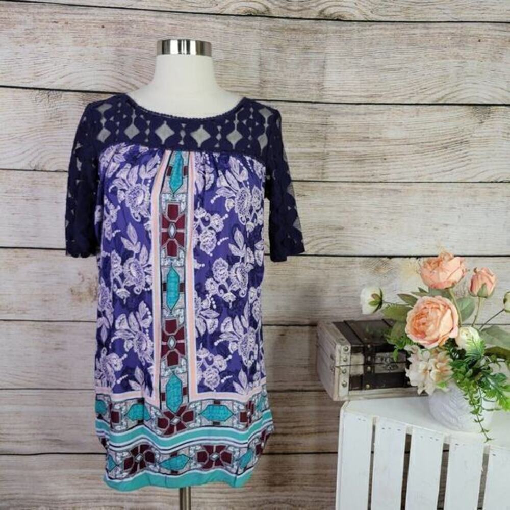 5/$25‎ Anthropologie Akemi + Kin Lace Maite Floral Geometric Tunic Top Small